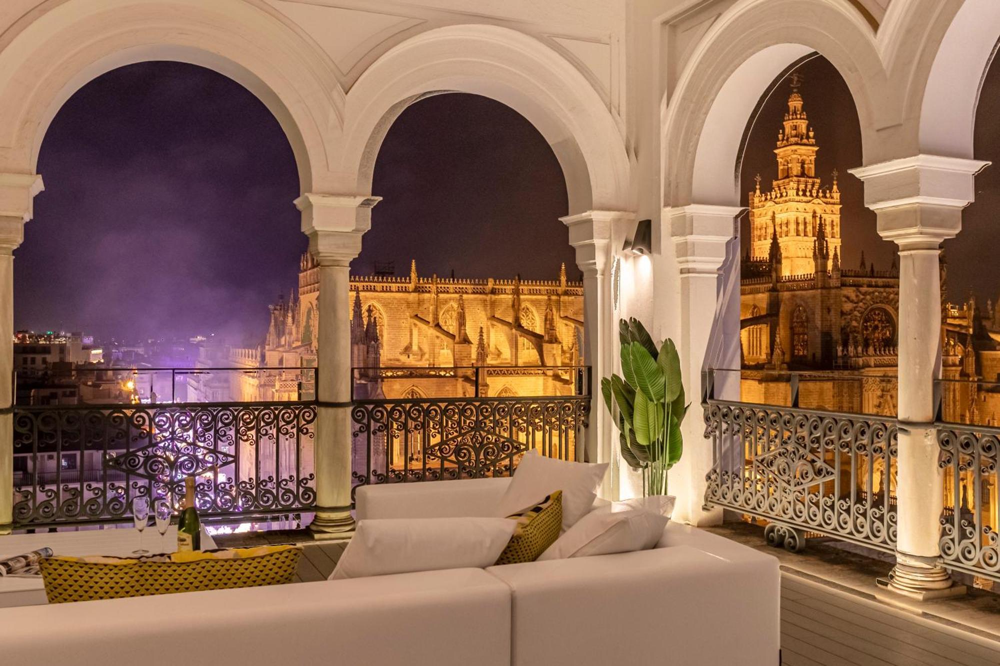 Isg Apartments The Most Exclusive Apartment In Sevillaparking Luaran gambar