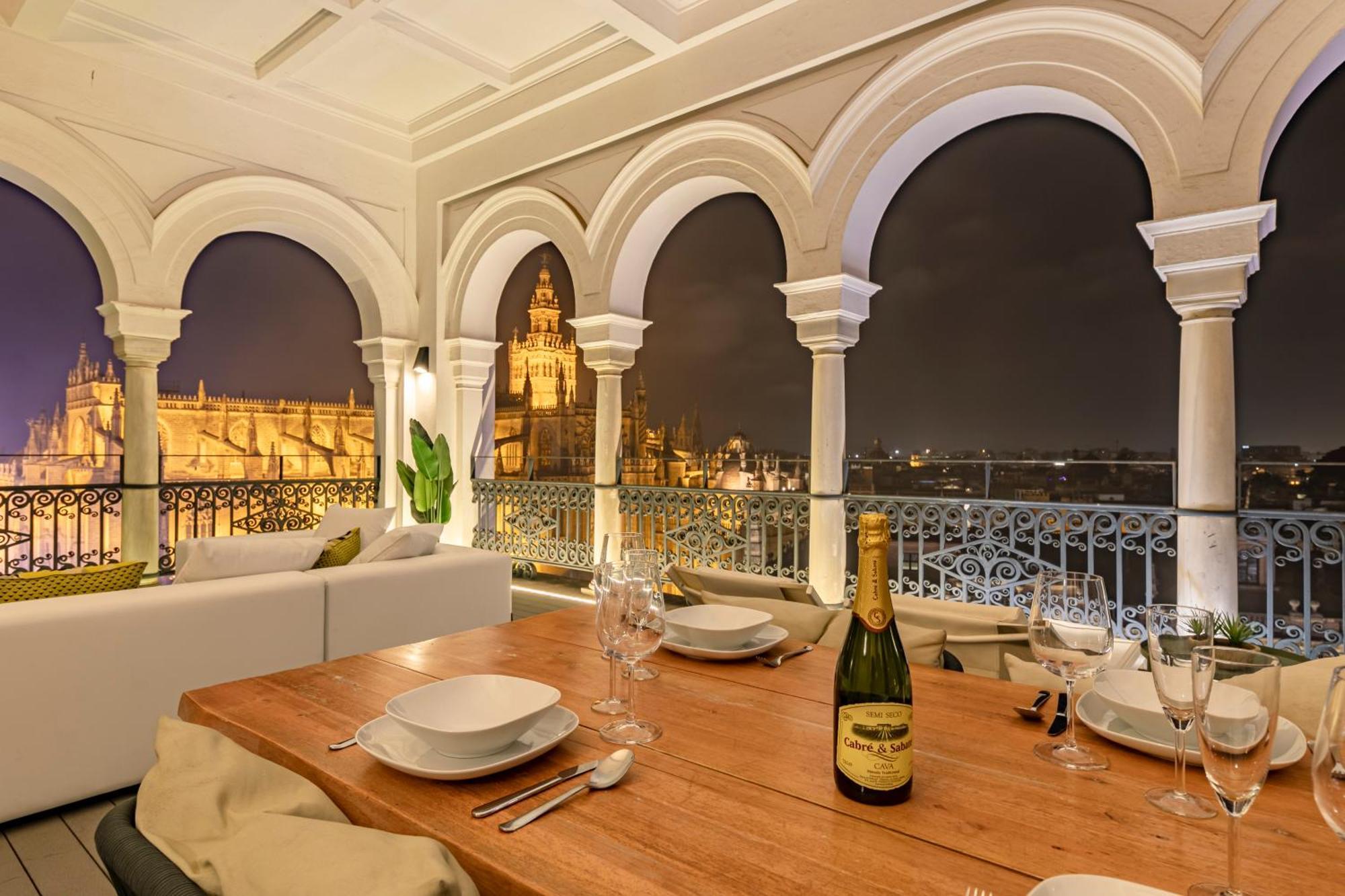Isg Apartments The Most Exclusive Apartment In Sevillaparking Luaran gambar