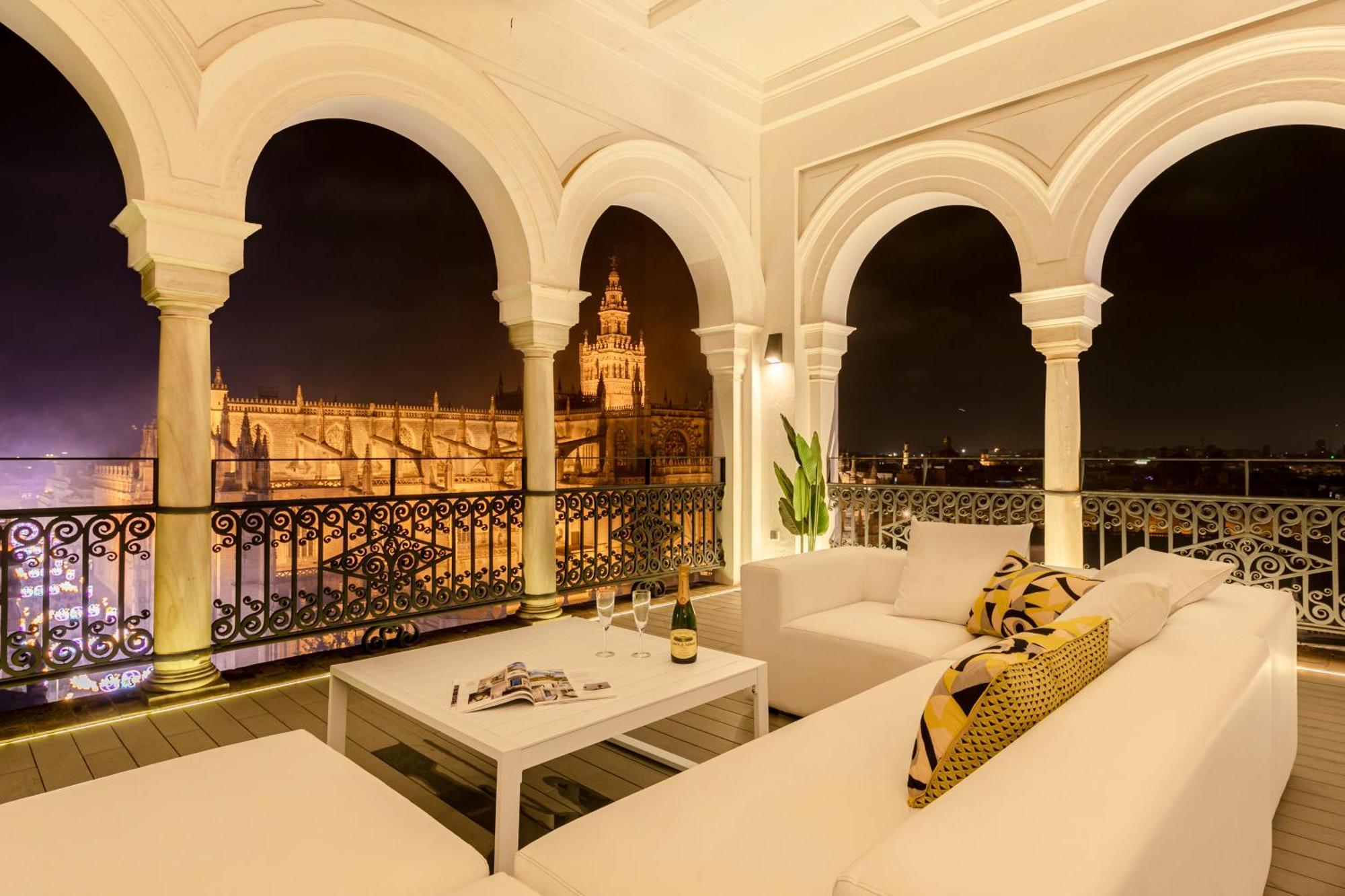 Isg Apartments The Most Exclusive Apartment In Sevillaparking Luaran gambar