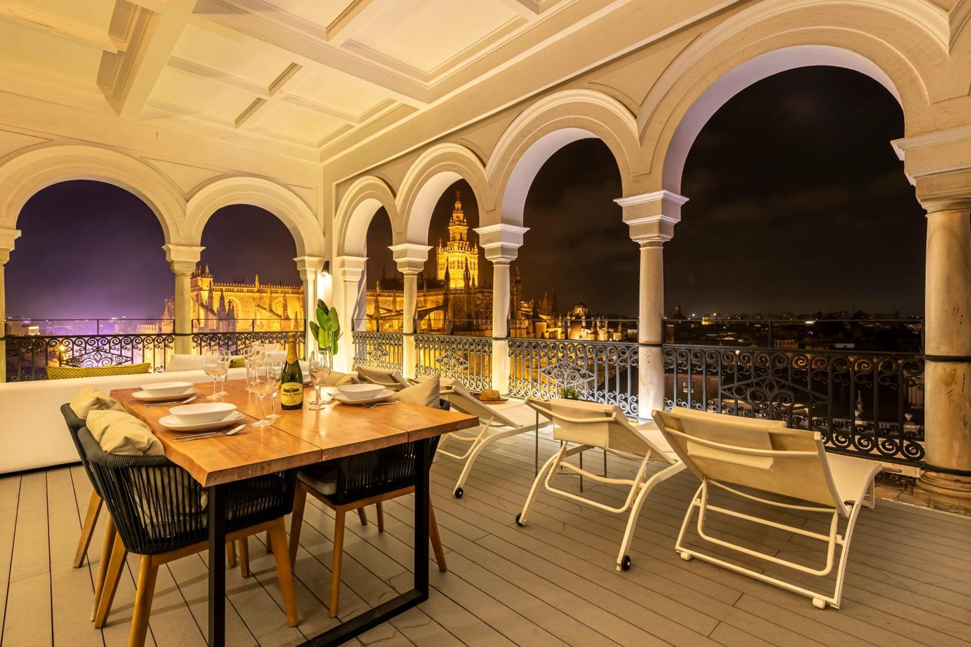 Isg Apartments The Most Exclusive Apartment In Sevillaparking Luaran gambar