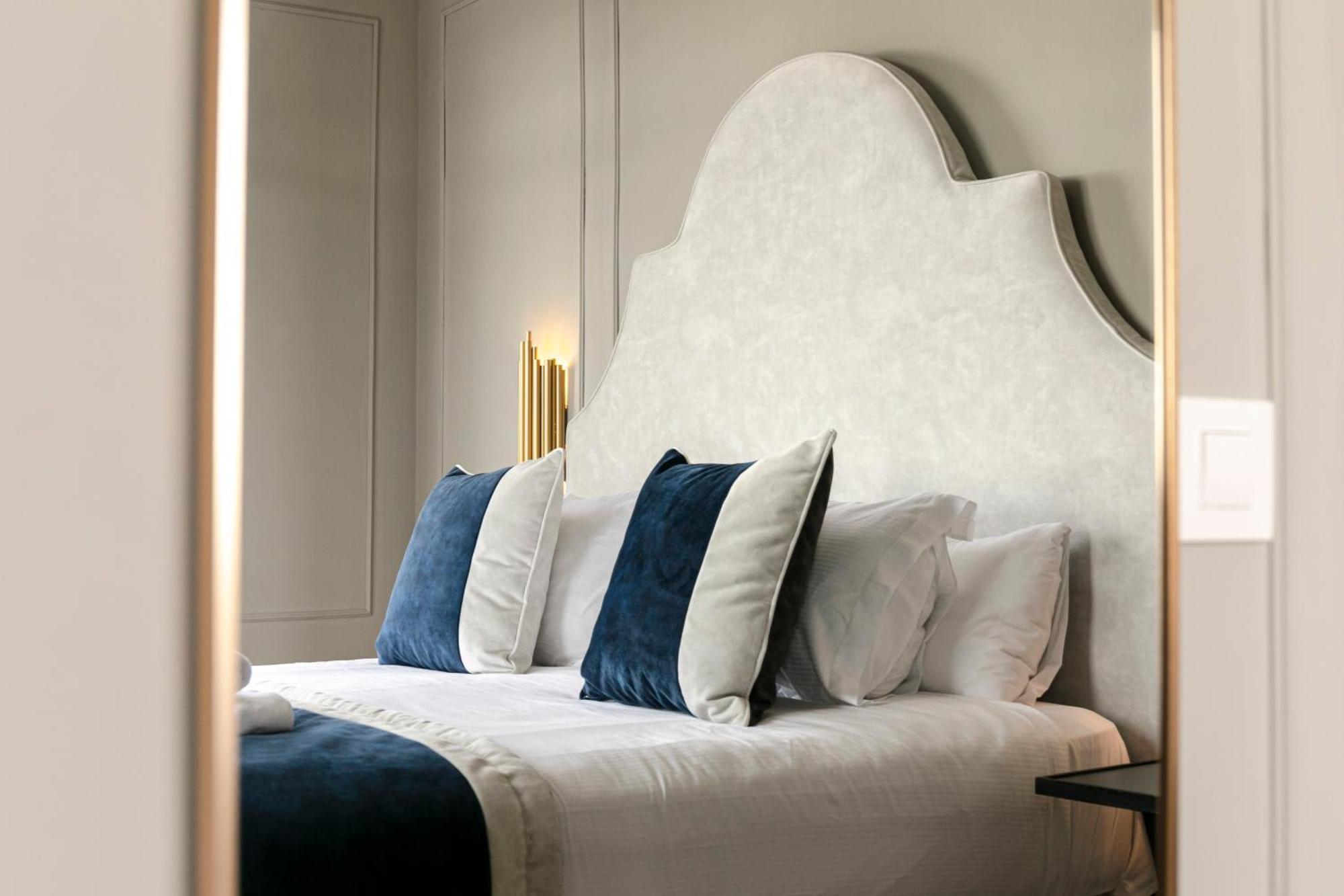 Isg Apartments The Most Exclusive Apartment In Sevillaparking Luaran gambar