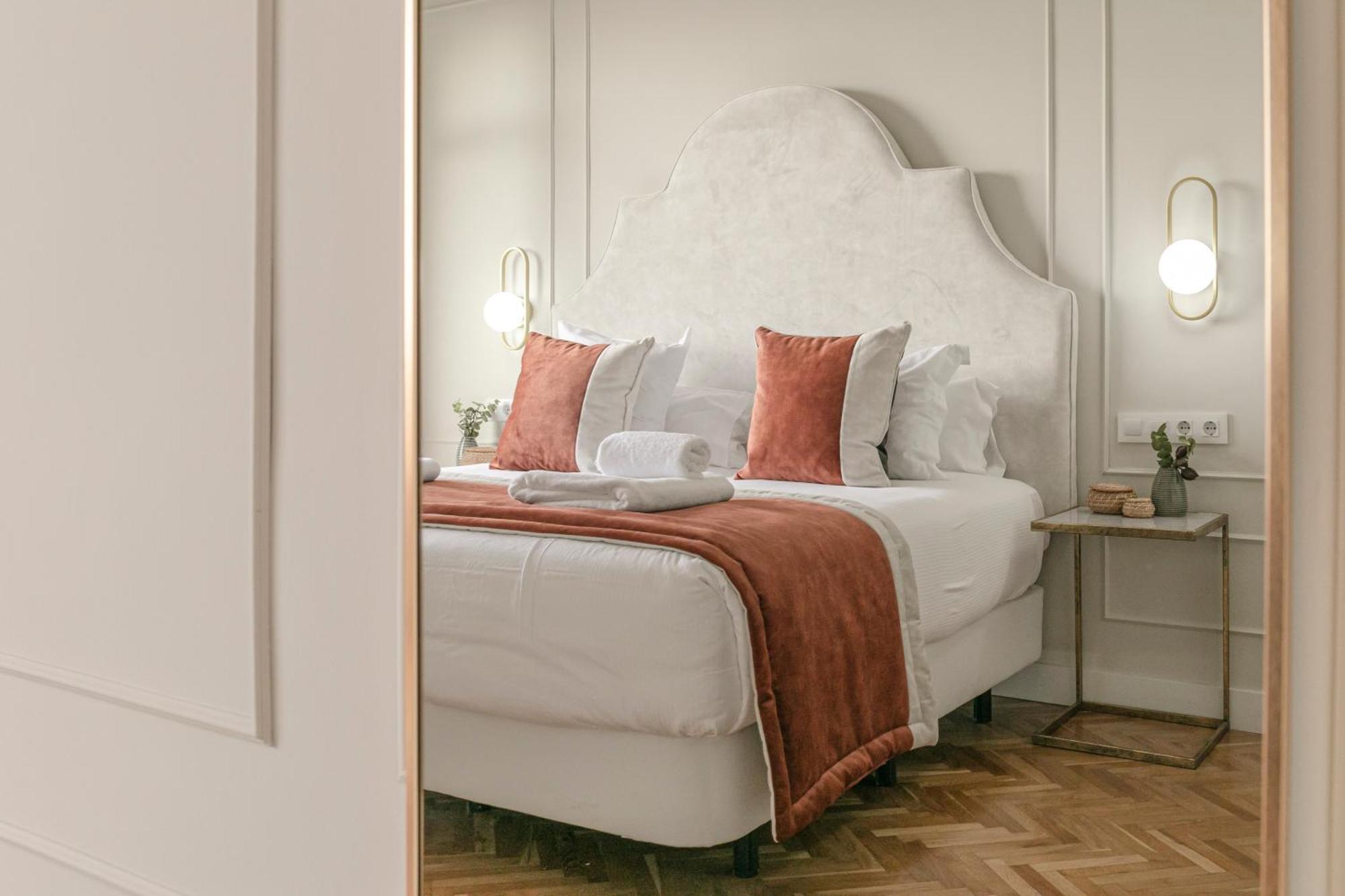 Isg Apartments The Most Exclusive Apartment In Sevillaparking Luaran gambar