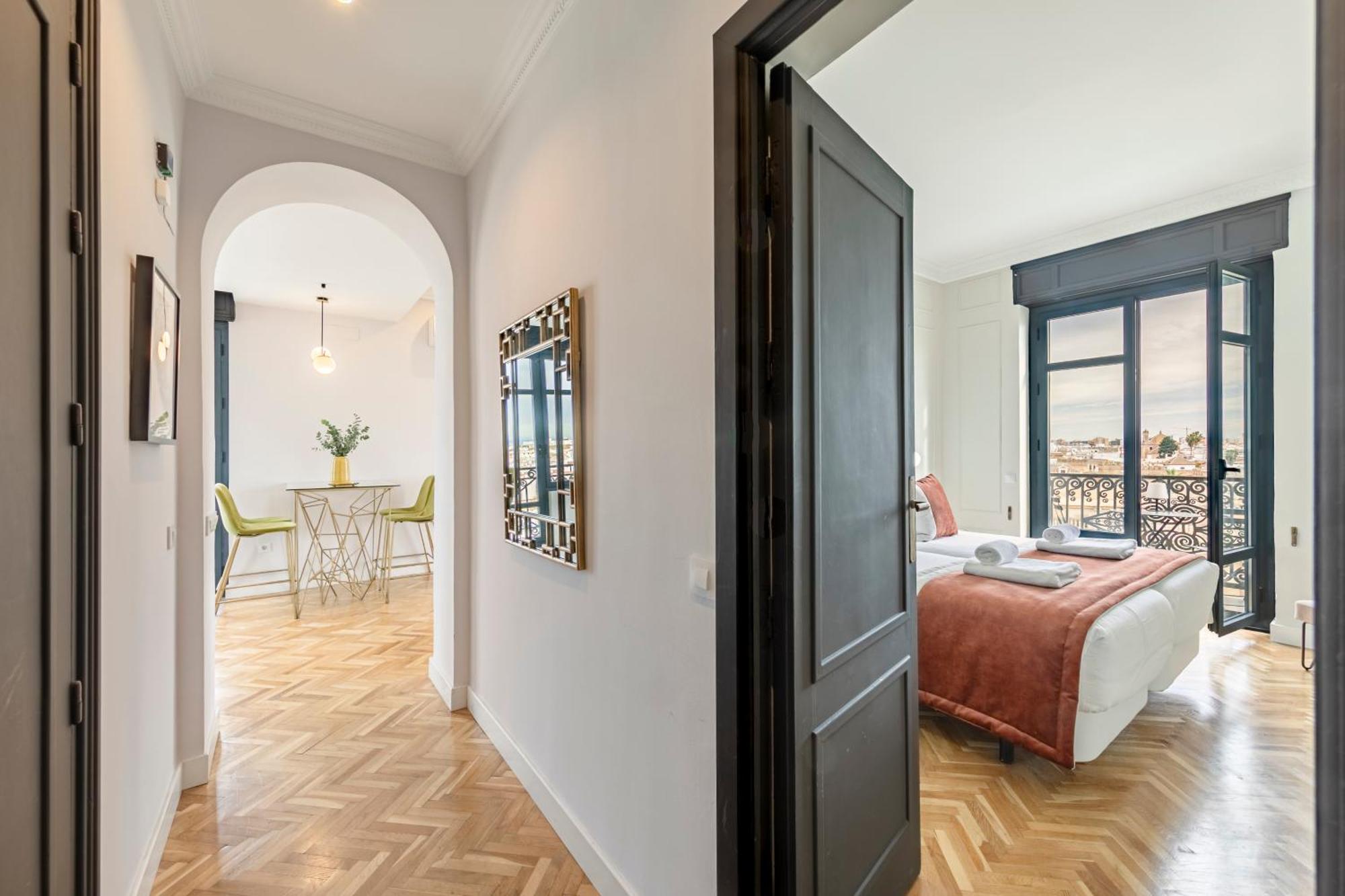 Isg Apartments The Most Exclusive Apartment In Sevillaparking Luaran gambar