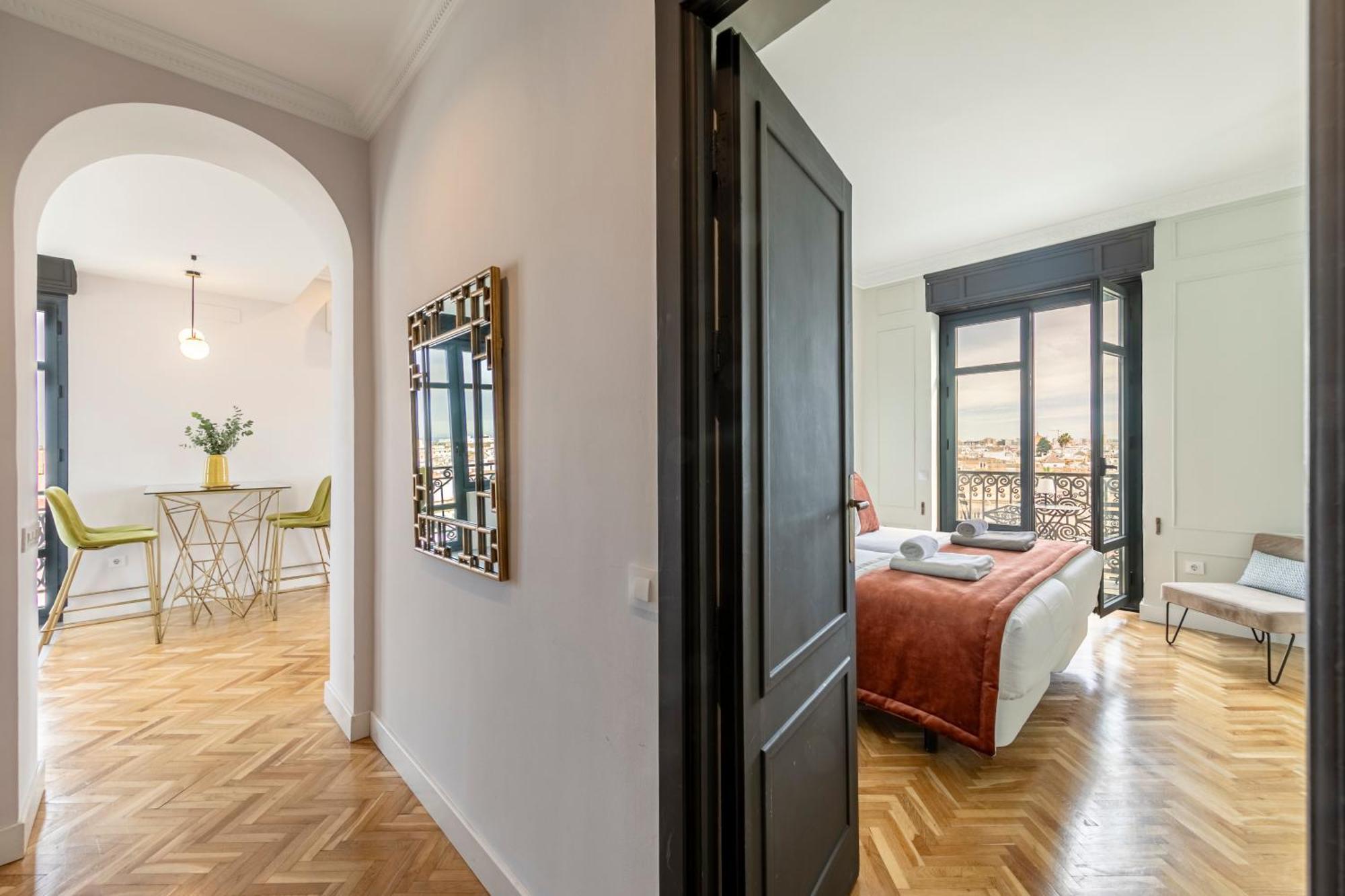Isg Apartments The Most Exclusive Apartment In Sevillaparking Luaran gambar