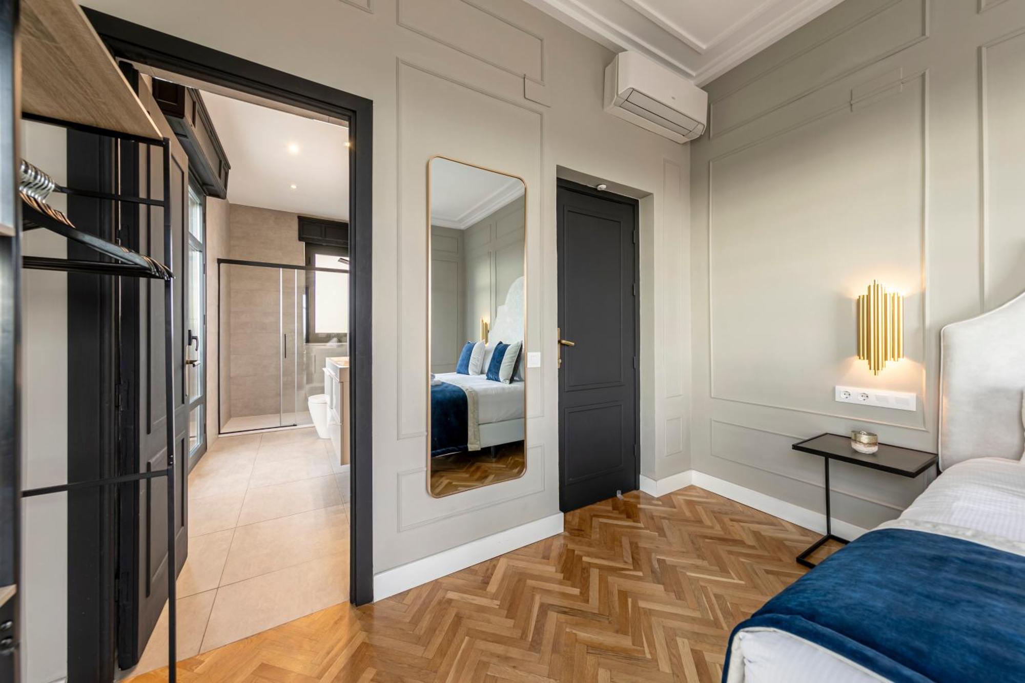Isg Apartments The Most Exclusive Apartment In Sevillaparking Luaran gambar