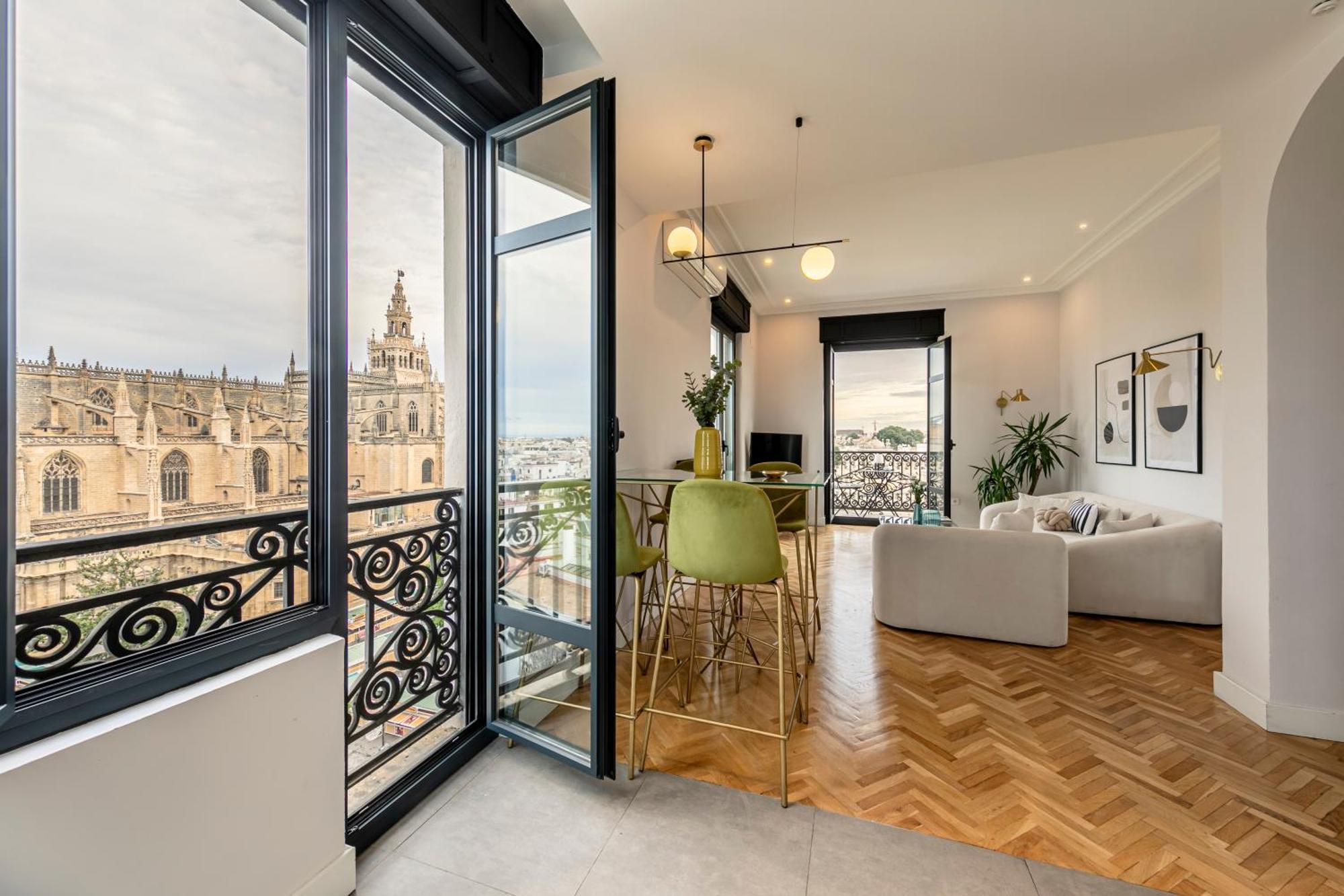 Isg Apartments The Most Exclusive Apartment In Sevillaparking Luaran gambar