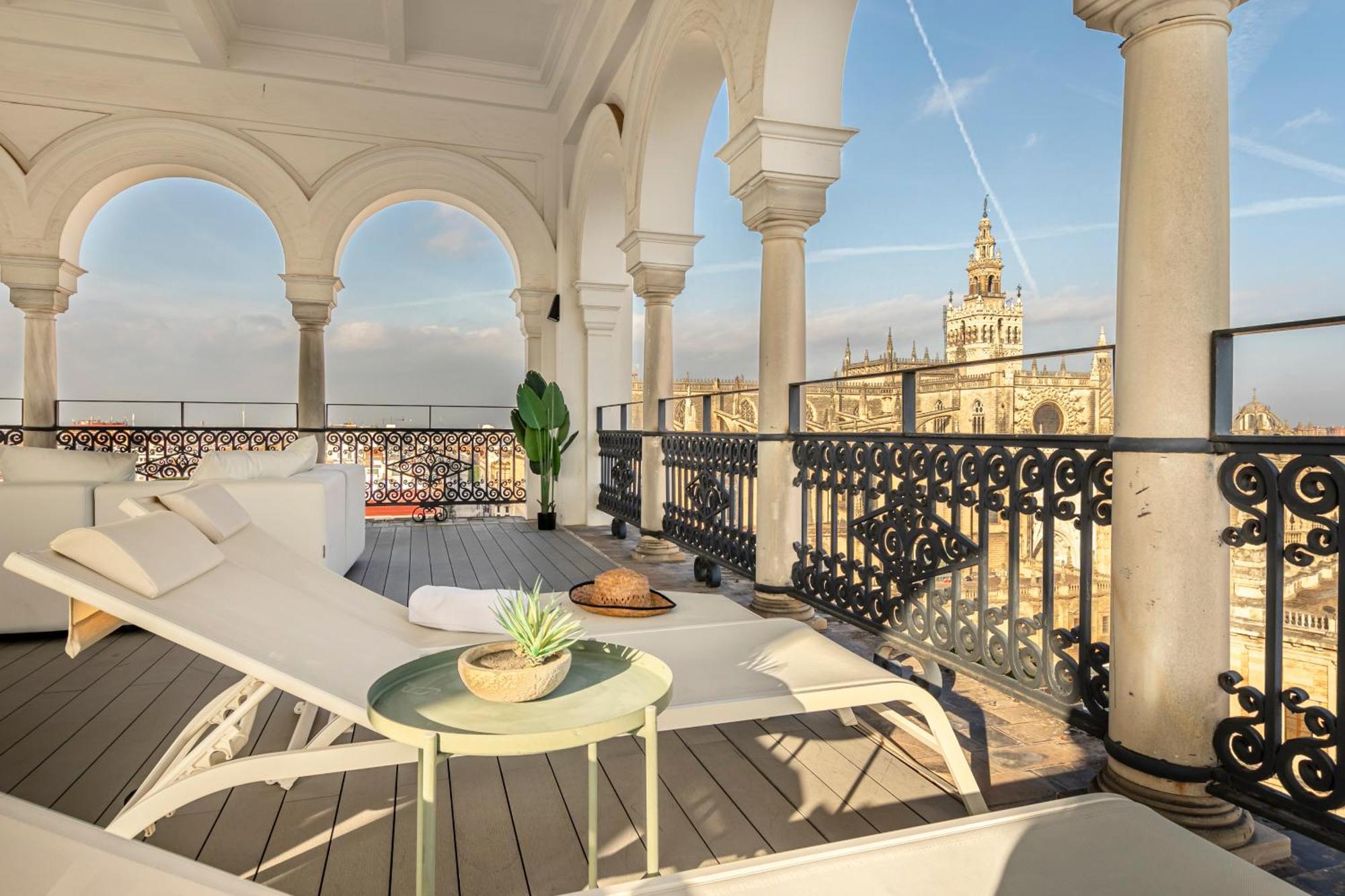 Isg Apartments The Most Exclusive Apartment In Sevillaparking Luaran gambar