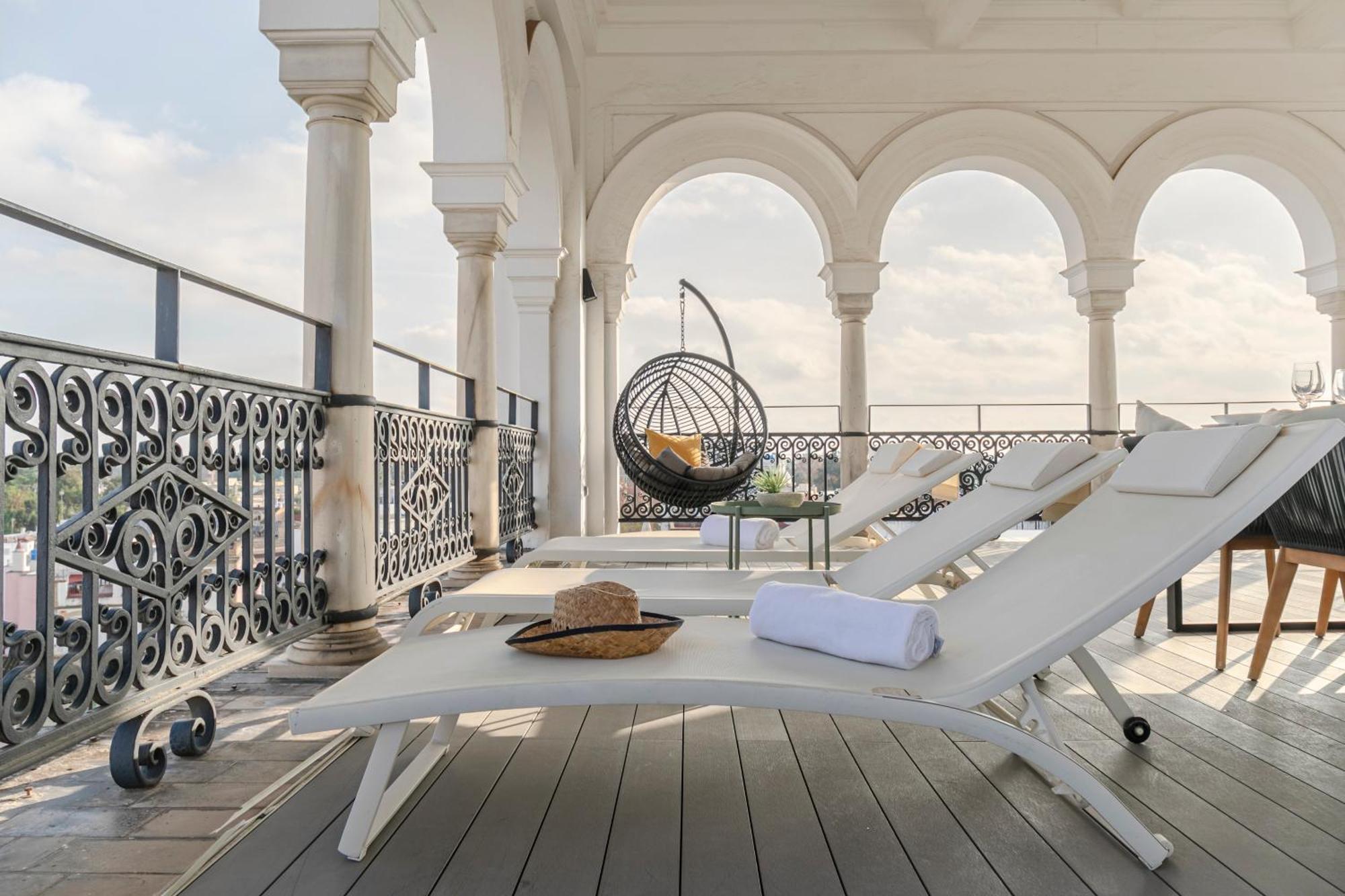 Isg Apartments The Most Exclusive Apartment In Sevillaparking Luaran gambar