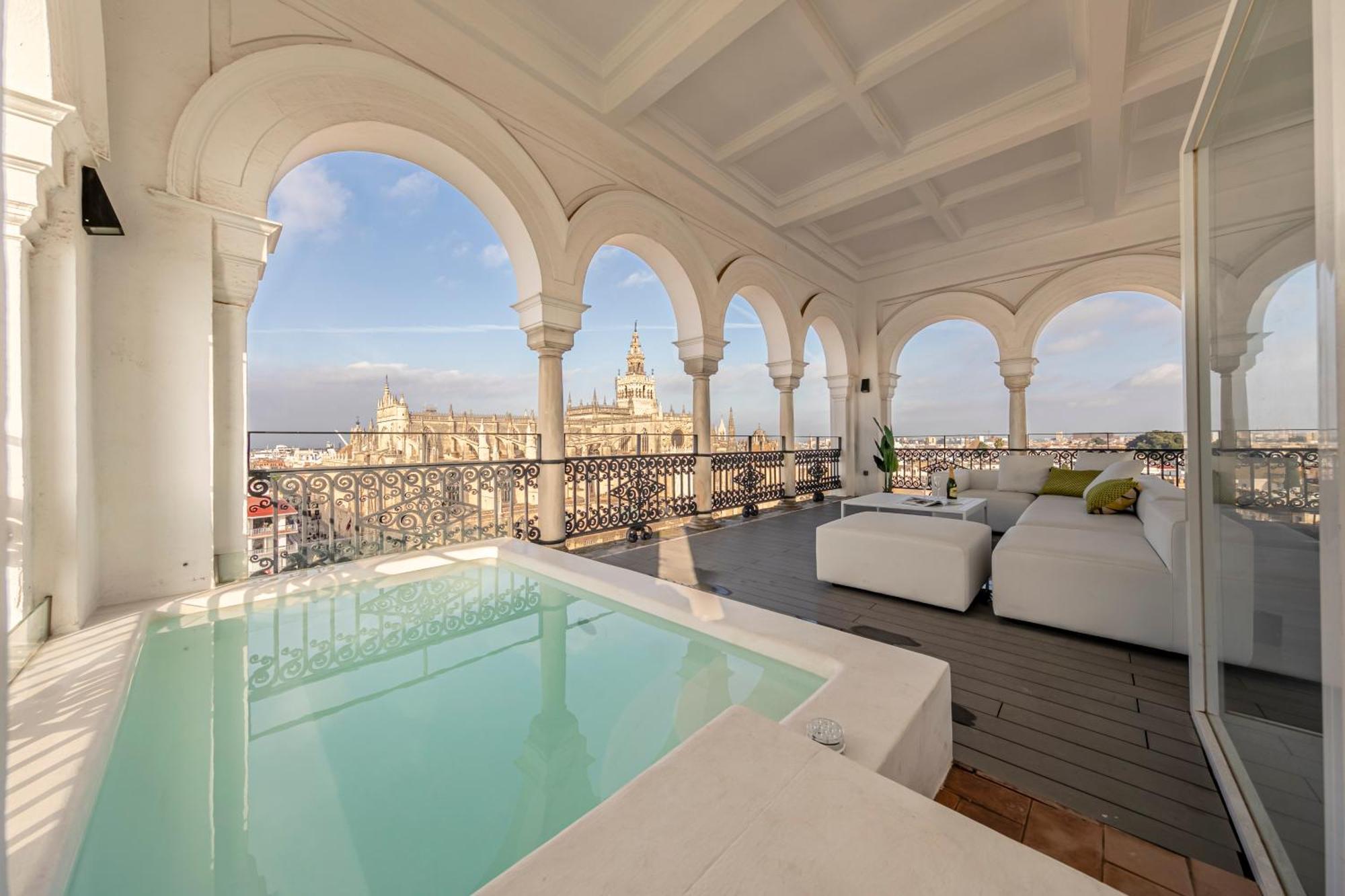 Isg Apartments The Most Exclusive Apartment In Sevillaparking Luaran gambar