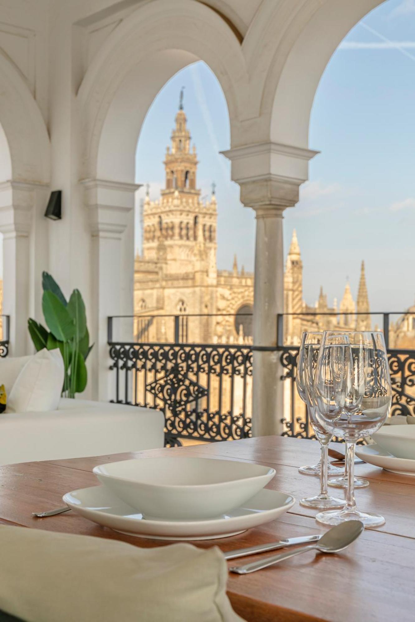 Isg Apartments The Most Exclusive Apartment In Sevillaparking Luaran gambar