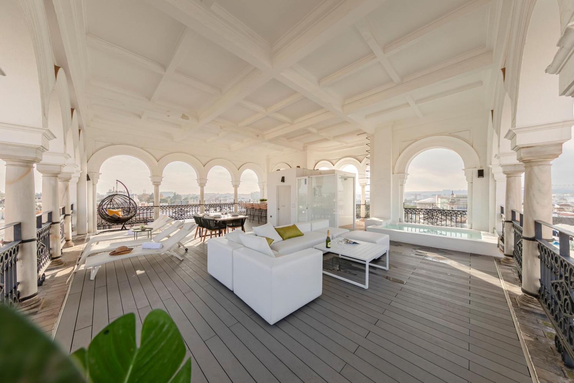 Isg Apartments The Most Exclusive Apartment In Sevillaparking Luaran gambar