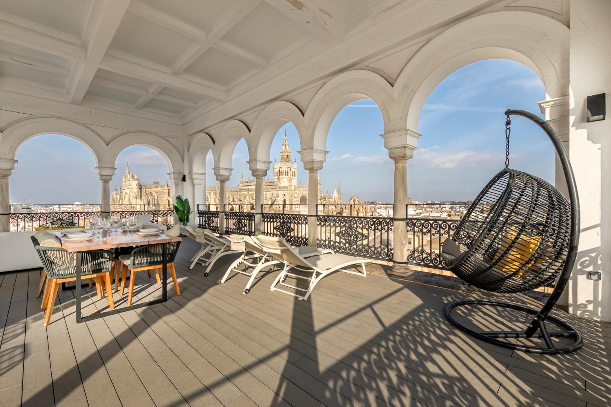Isg Apartments The Most Exclusive Apartment In Sevillaparking Luaran gambar