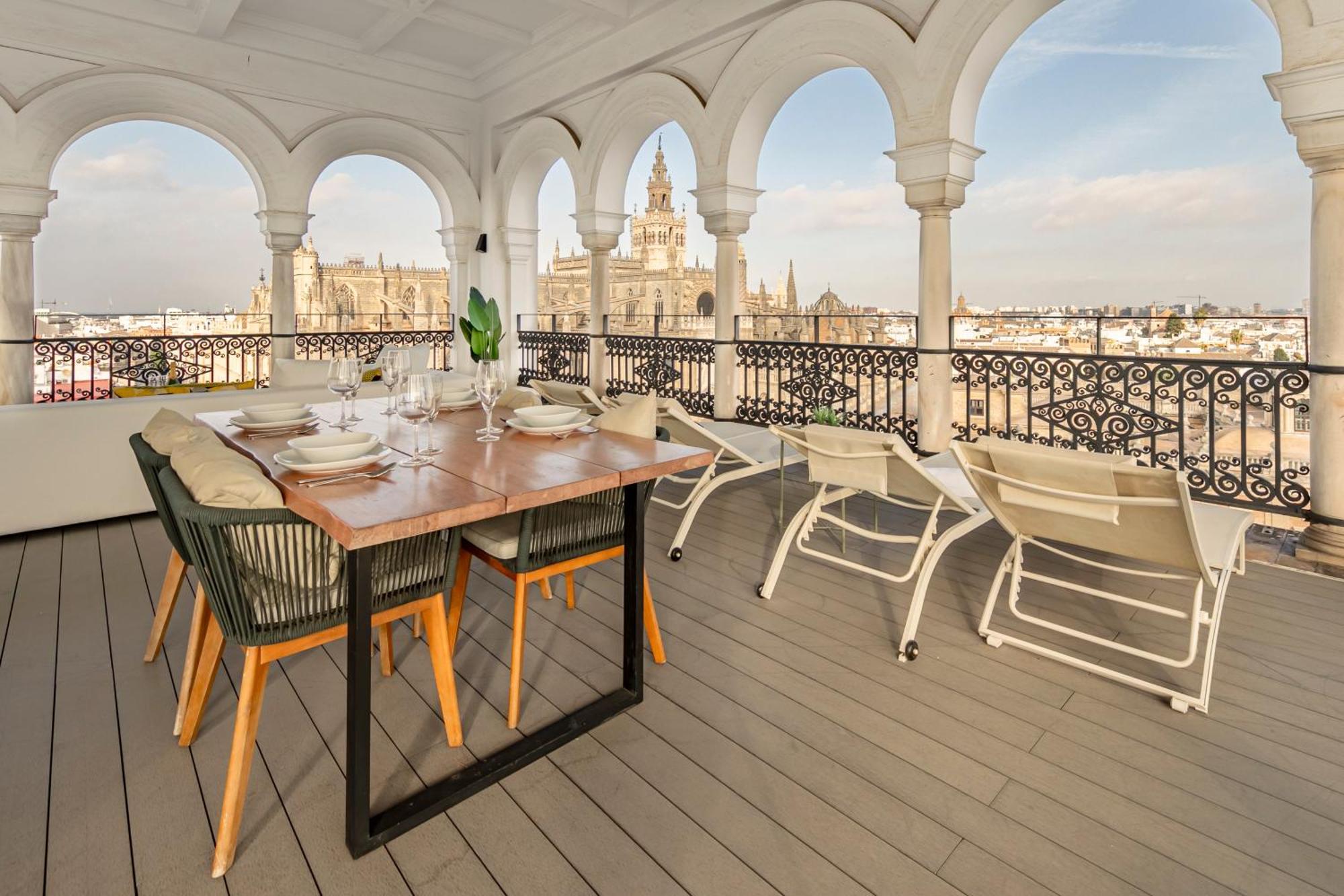 Isg Apartments The Most Exclusive Apartment In Sevillaparking Luaran gambar