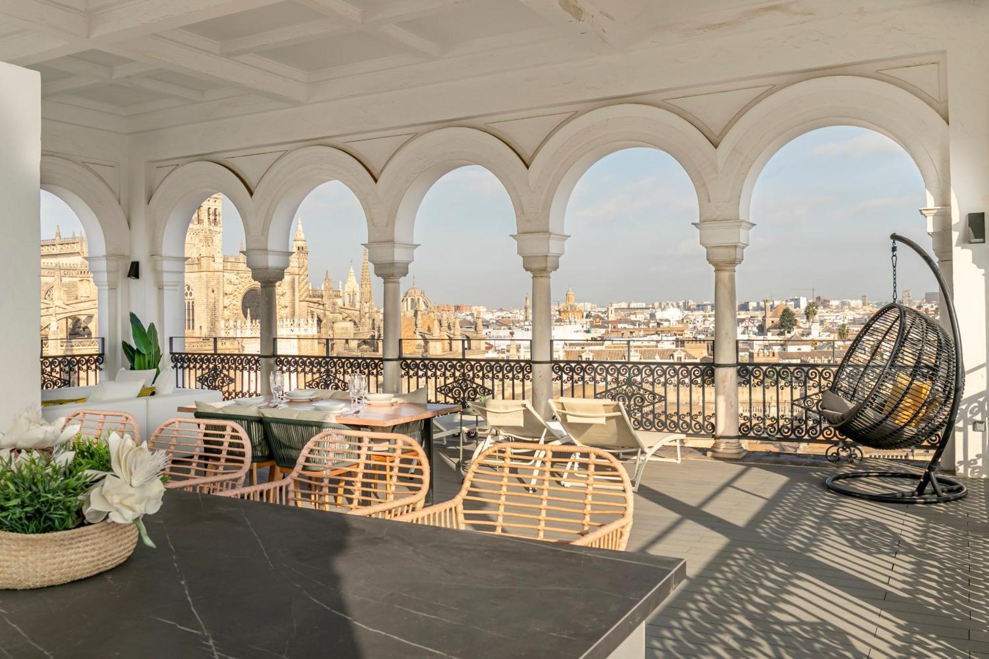 Isg Apartments The Most Exclusive Apartment In Sevillaparking Luaran gambar